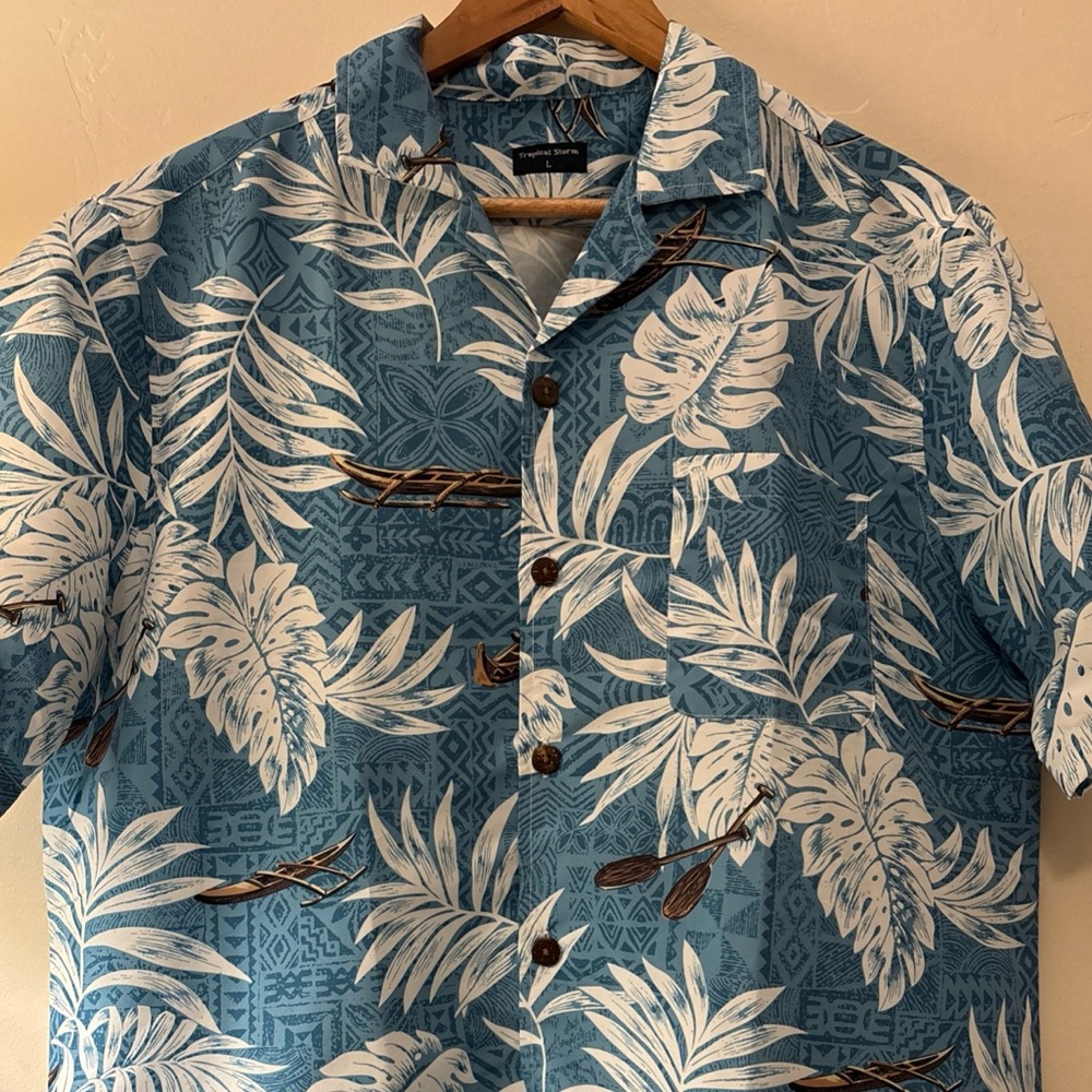 Tropical Storm Hawaiian Shirt Size Large Chest 48 Length 33 Beach Party Vacation